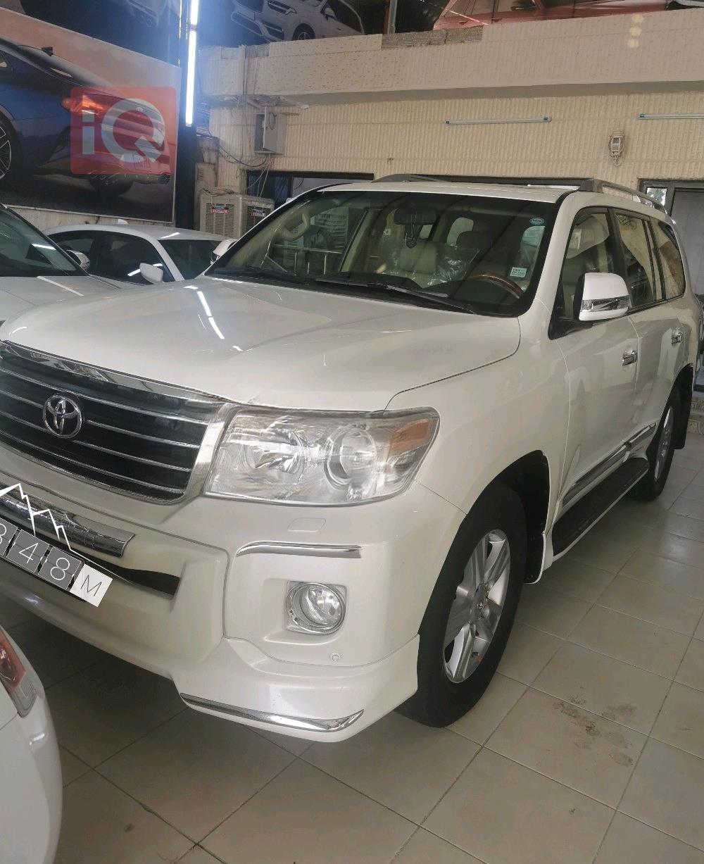 تۆیۆتا لاند کروزەر